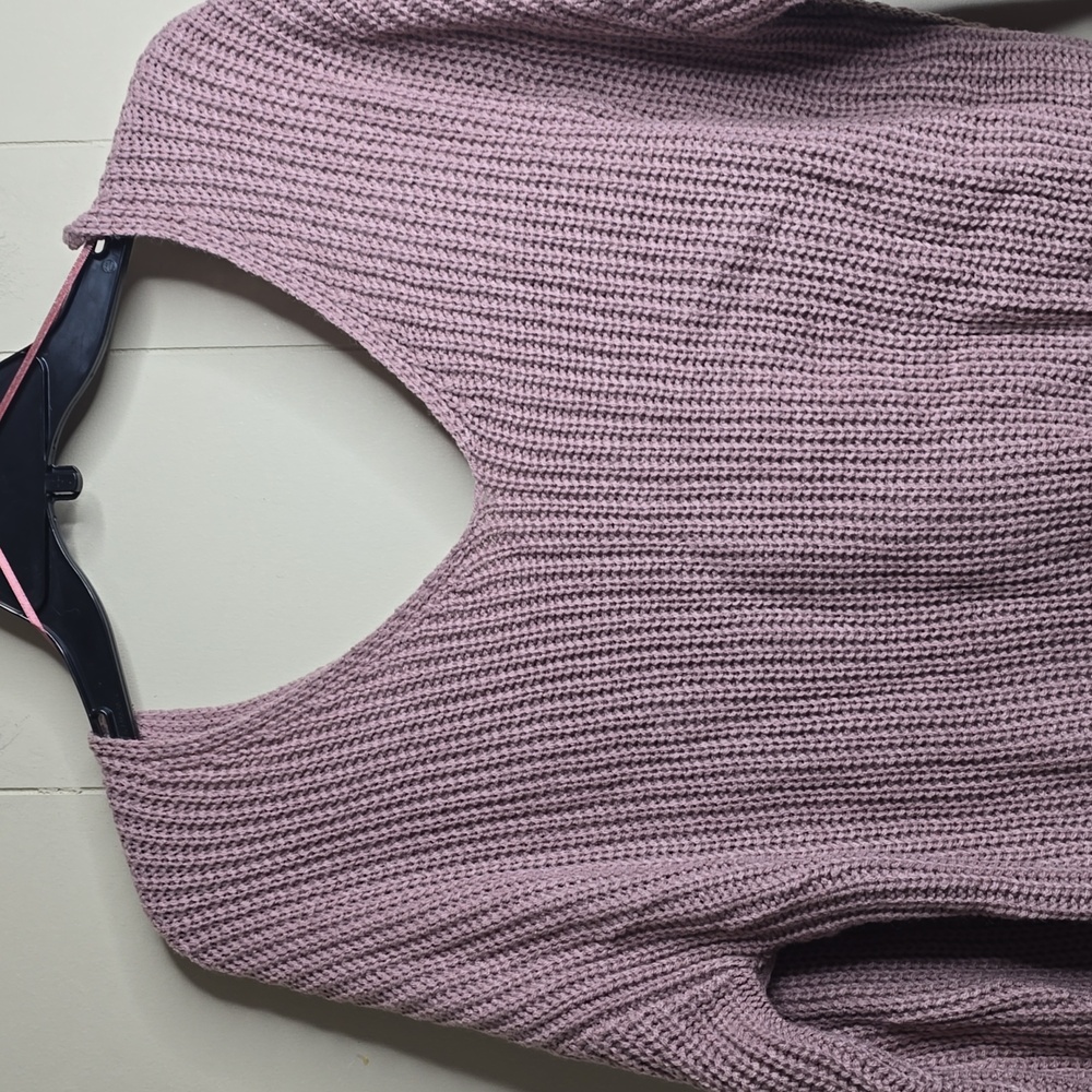 Cultured Cloths Solid Long Sleeve Twist Knit Open Back Sweater Small - Picture 4 of 8